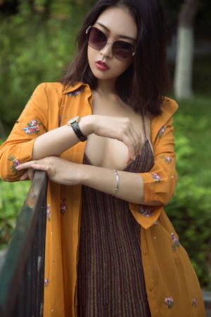 女朋友打男朋友屁股_1080完整视频观看