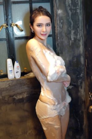 美女电梯里内急视频_BD在线观看电视